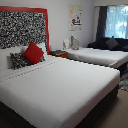 Avaleen Lodge Motor Inn Nowra Buitenkant foto