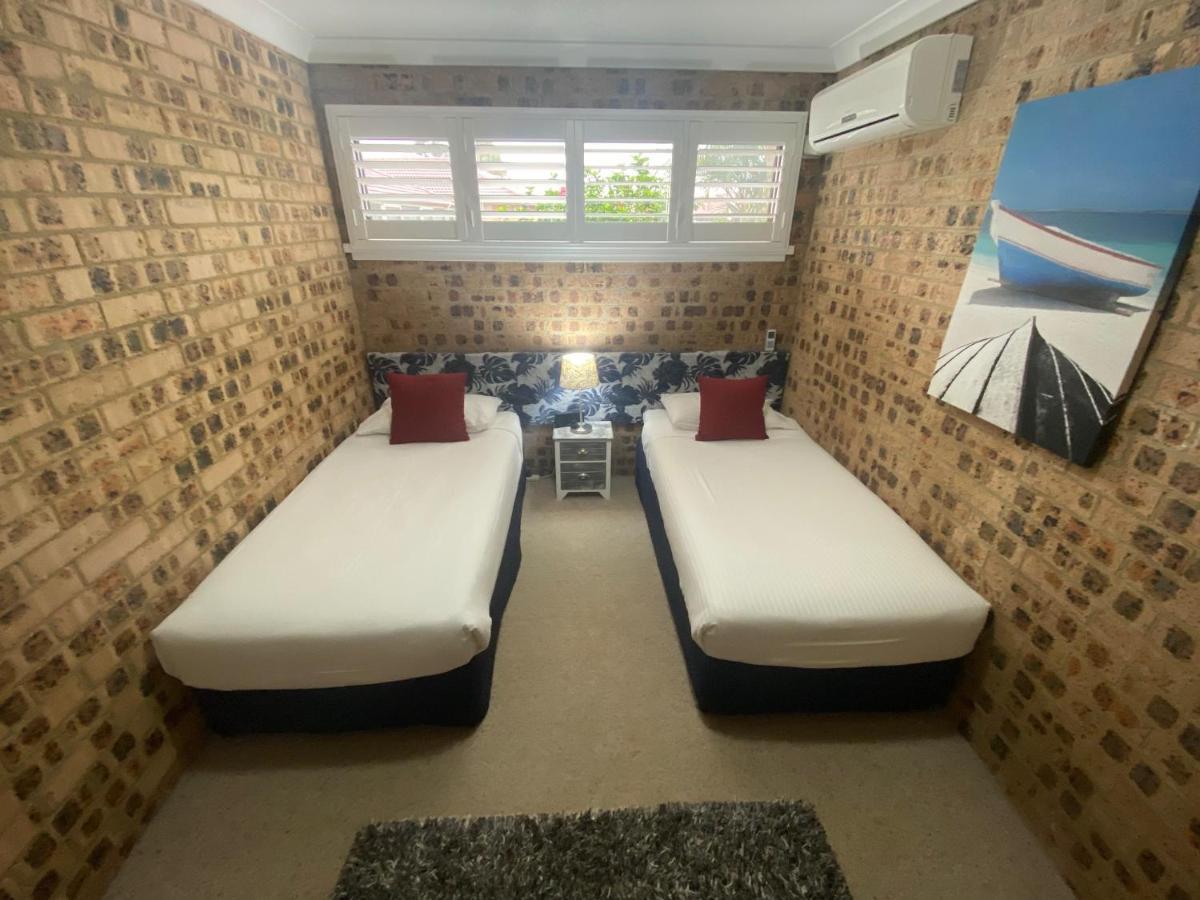 Avaleen Lodge Motor Inn Nowra Buitenkant foto