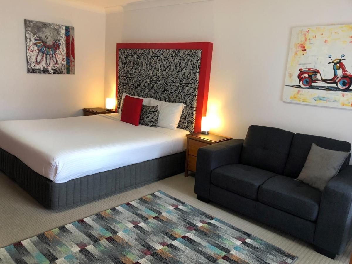 Avaleen Lodge Motor Inn Nowra Buitenkant foto