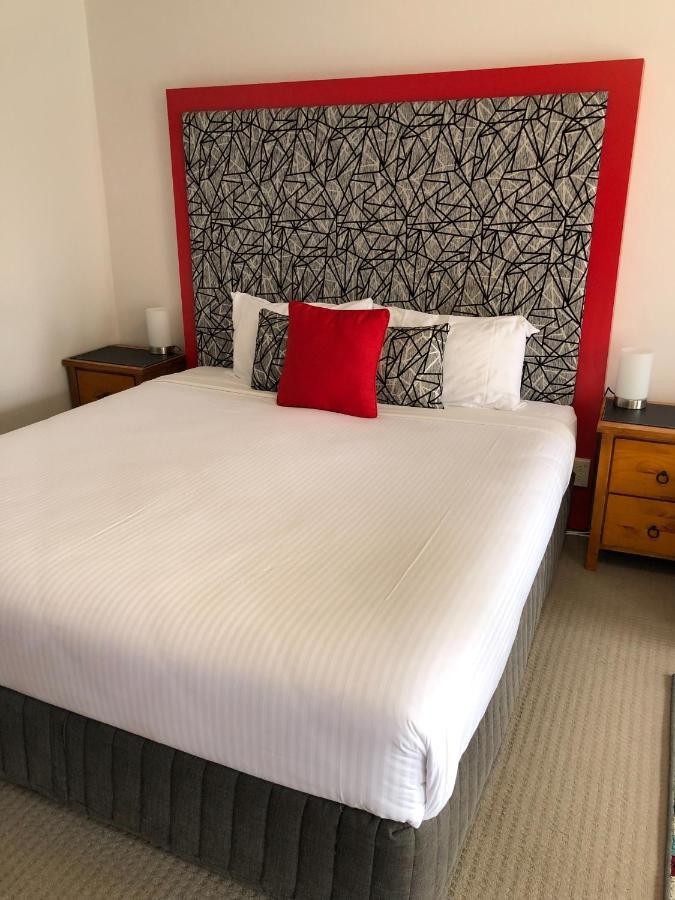 Avaleen Lodge Motor Inn Nowra Buitenkant foto