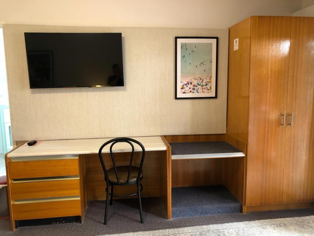 Avaleen Lodge Motor Inn Nowra Buitenkant foto