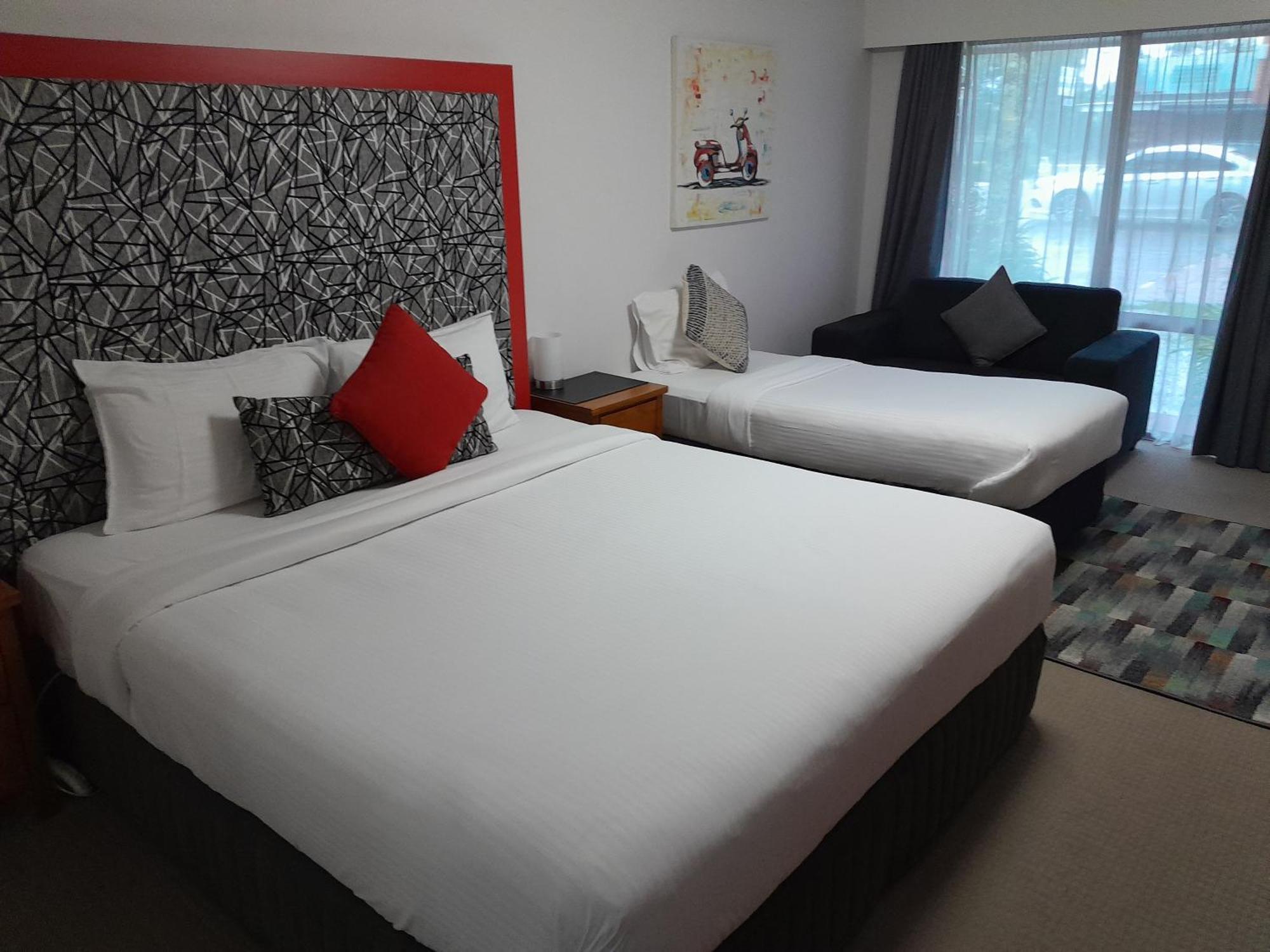 Avaleen Lodge Motor Inn Nowra Buitenkant foto