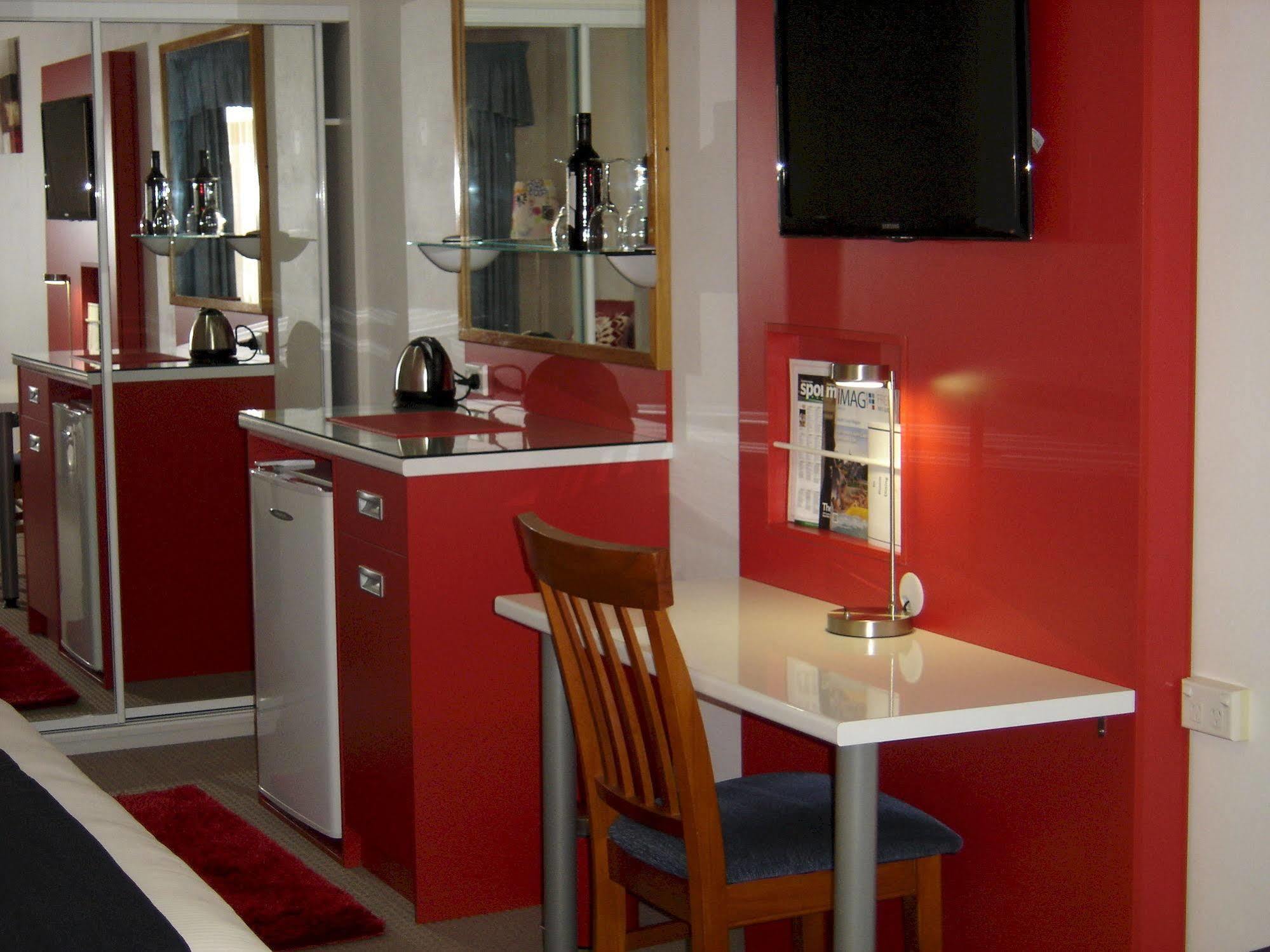 Avaleen Lodge Motor Inn Nowra Buitenkant foto