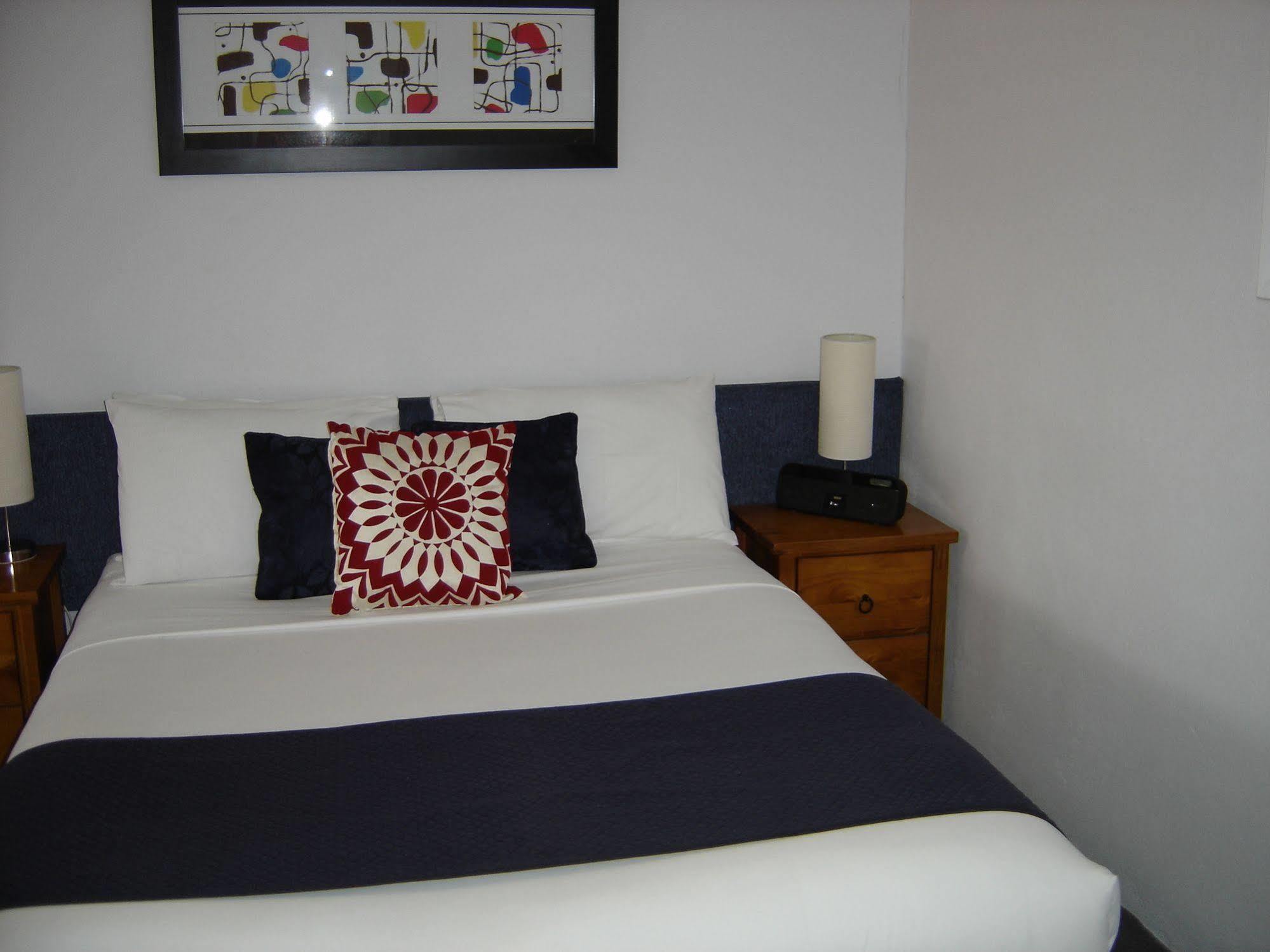 Avaleen Lodge Motor Inn Nowra Buitenkant foto