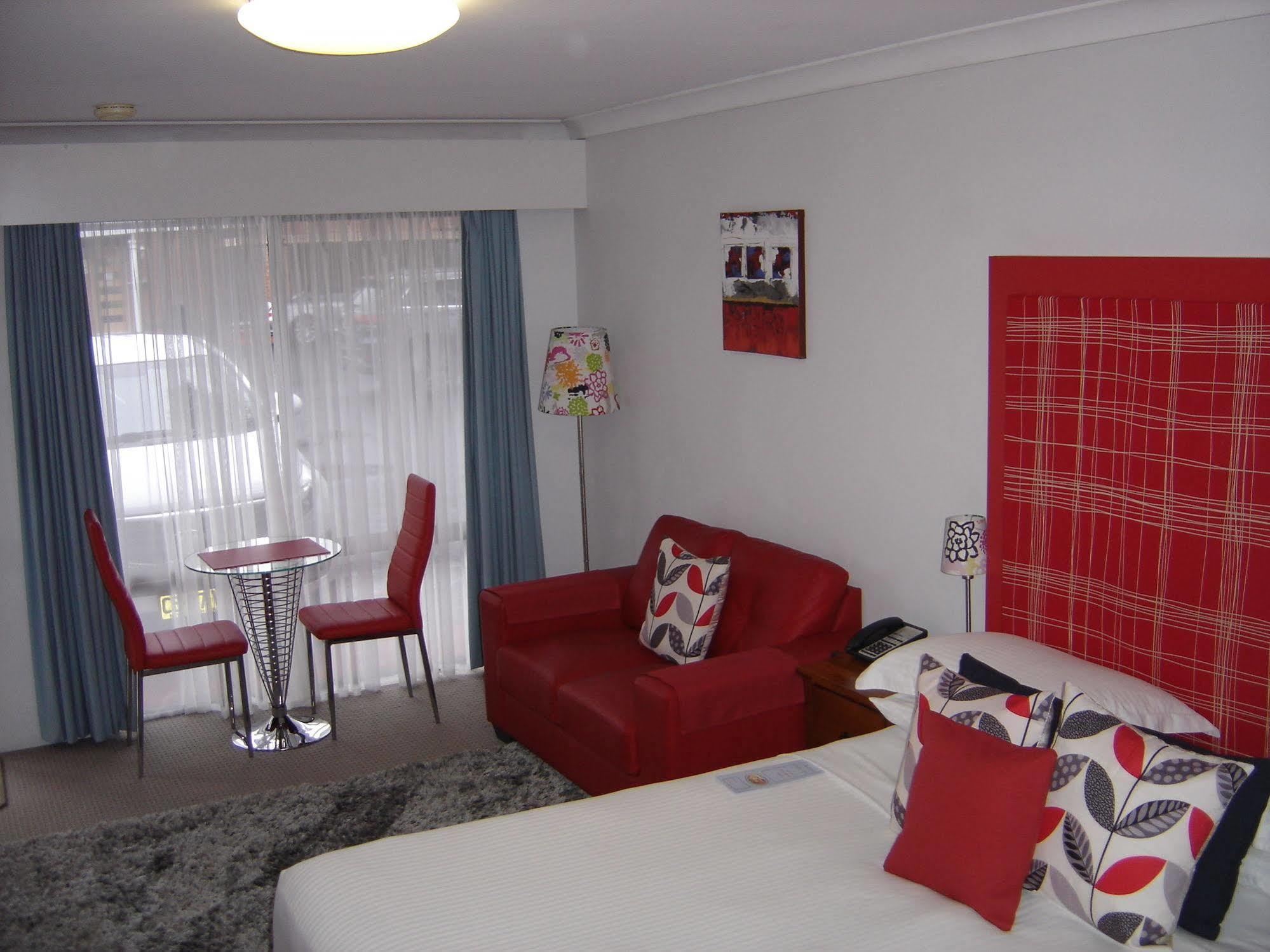 Avaleen Lodge Motor Inn Nowra Buitenkant foto