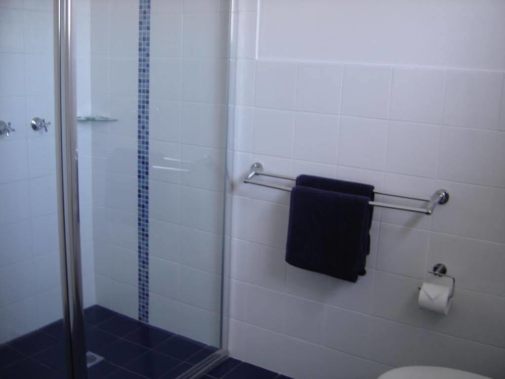 Avaleen Lodge Motor Inn Nowra Buitenkant foto