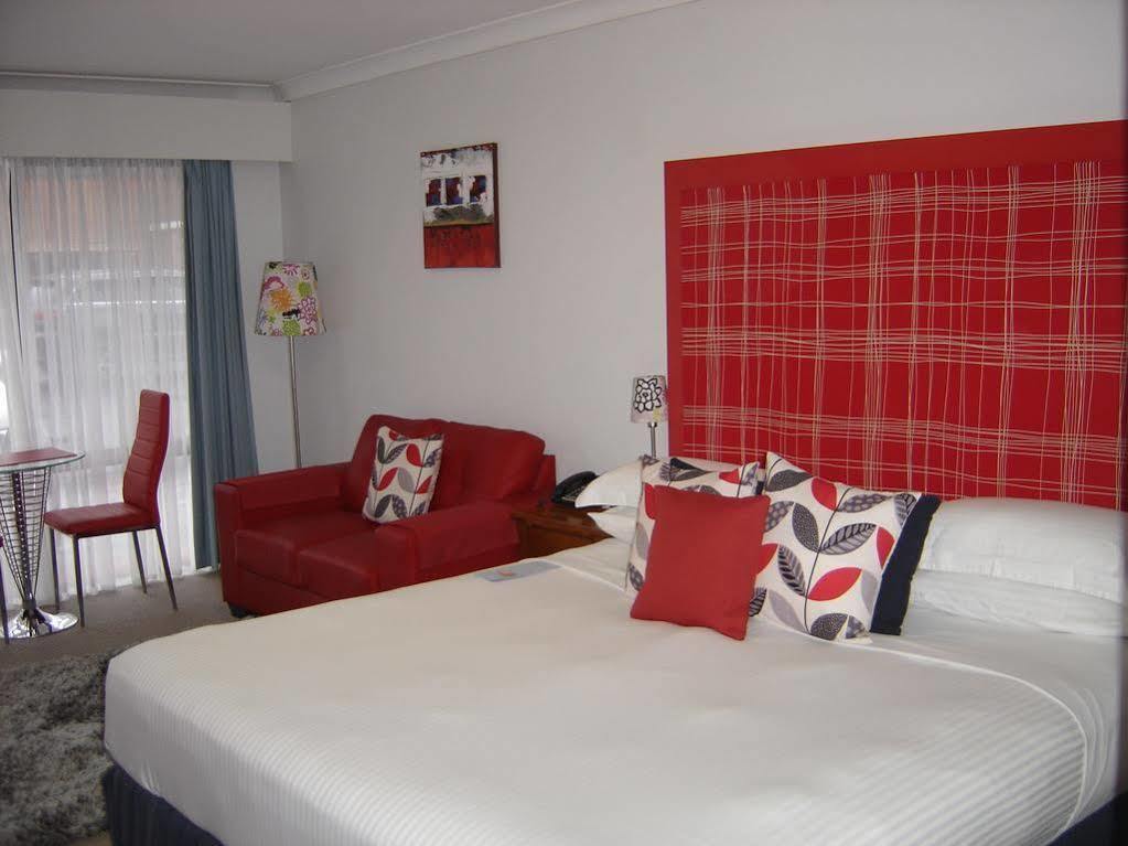 Avaleen Lodge Motor Inn Nowra Buitenkant foto
